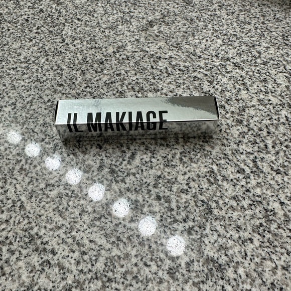 IL MAKIAGE - F*ck I’m Flawless Concealer - Picture 2 of 8
